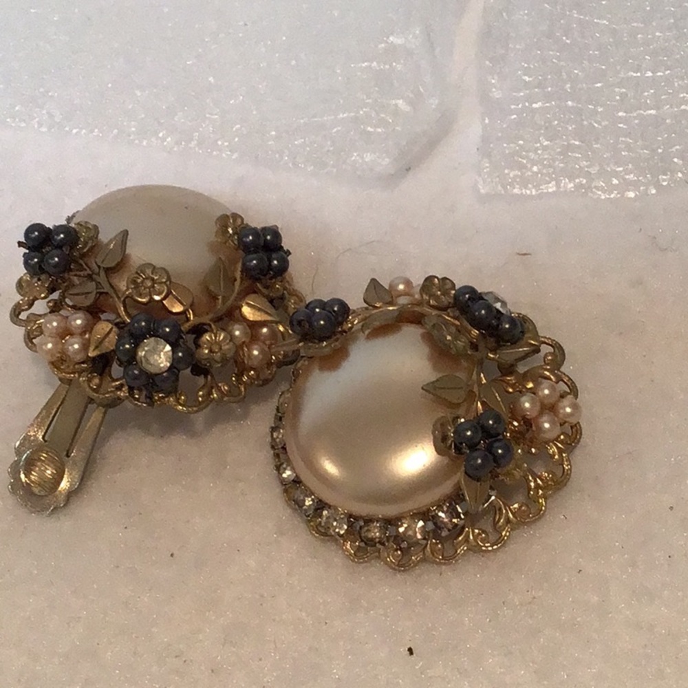 Faux Pearls and Rhinestones Clip on Vintage Earrings - Picture 3 of 5